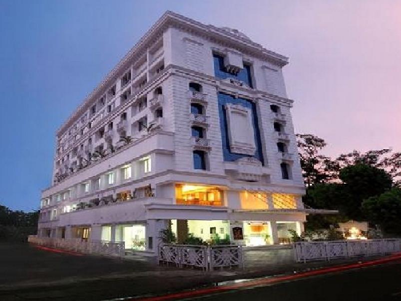 Hotel Airlink Castle Недумбассери Экстерьер фото